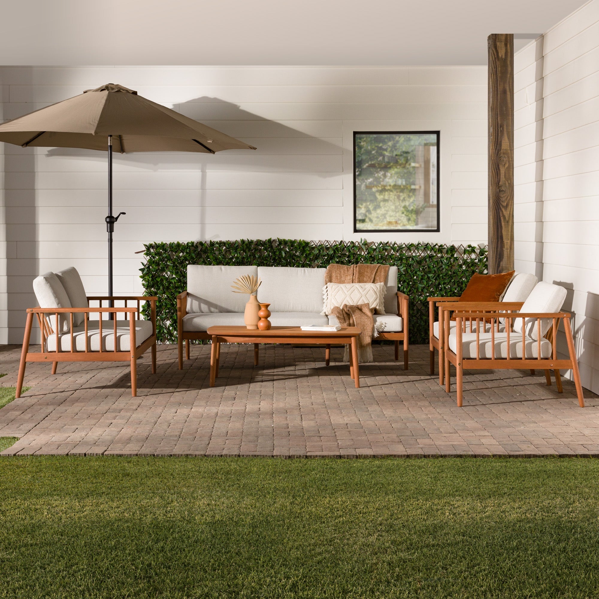Walker Edison Circa Modern 5-Piece Solid Wood Spindle Patio Chat Set