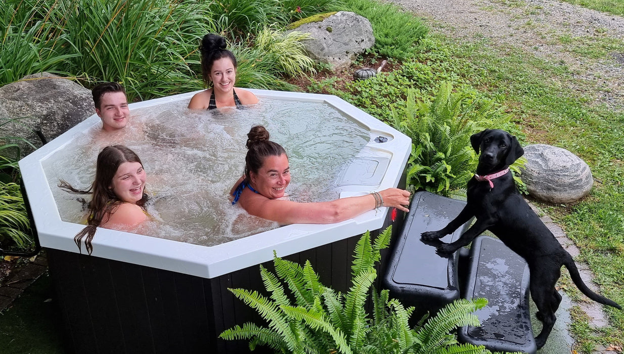 Canadian Spa Co. Muskoka 5-Person 14-Jet Portable Hot Tub